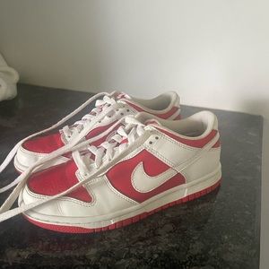 Nike dunk championship red